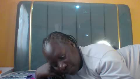 Snapshot of ladyblossoms19 chatting on 1, 10, 2025 lindah32 online show from 1, 10, 2025