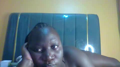Snapshot of ladyblossoms19 chatting on 1, 10, 2025 lindah32 online show from 1, 10, 2025