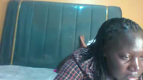 Snapshot of ladyblossoms19 chatting on 10, 10, 2025 lindah32 online show from 10, 10, 2025