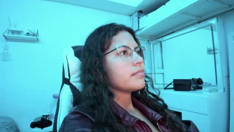  Lady  online show from 22, 4, 2026