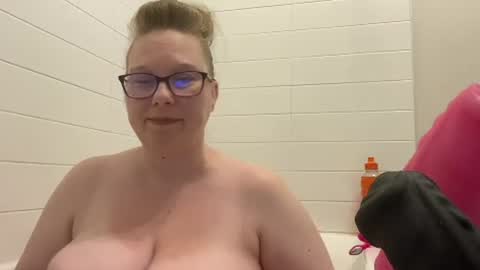Snapshot of ladycherielynn chatting on 17, 6, 2026 LadyCherieLynn online show from 17, 6, 2026