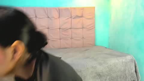 Katalina y adrian online show from 3, 1, 2025