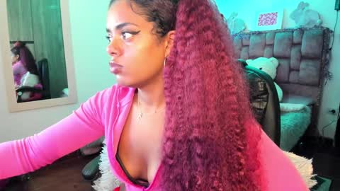 Snapshot of ladydanniela chatting on 17, 12, 2024 leidy daniela online show from 17, 12, 2024