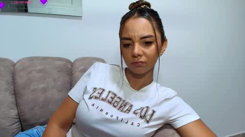 Hello im lady nice to meet you  online show from 26, 11, 2025