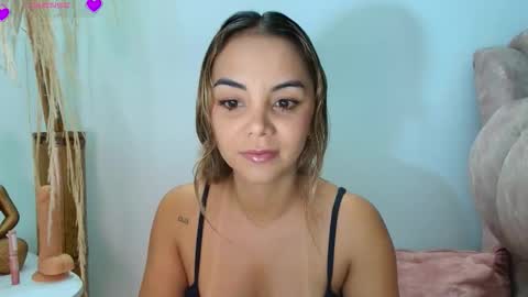 Hello im lady nice to meet you  online show from 28, 11, 2025