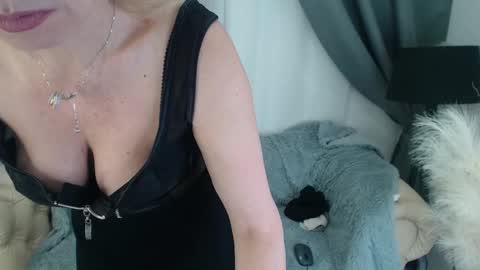 Snapshot of ladysexyx chatting on 7, 3, 2025 ladysexyx online show from 7, 3, 2025