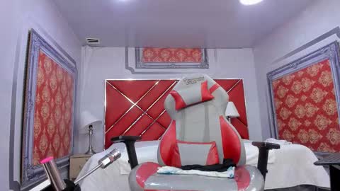 Ladyy Scarlett online show from 1, 12, 2025