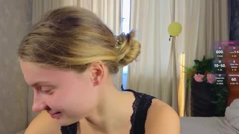 Snapshot of lafeti chatting on 12, 10, 2025 Lilia online show from 12, 10, 2025