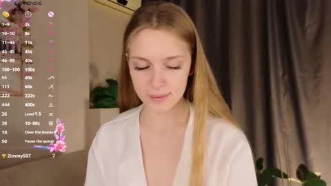 Snapshot of lafeti chatting on 27, 11, 2025 Lilia online show from 27, 11, 2025