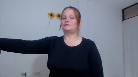  paola and a guest lol    online show from 11, 11, 2025