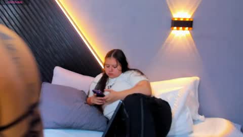    online show from 14, 4, 2026