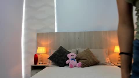 Laia Cruz online show from 22, 10, 2025