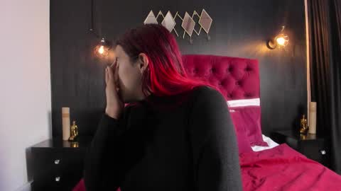 Laia  online show from 27, 11, 2025