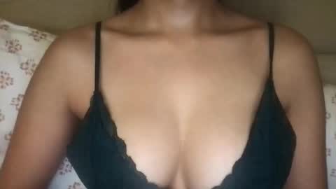 Snapshot of lailayousef chatting on 16, 12, 2025 Laila Yousef online show from 16, 12, 2025