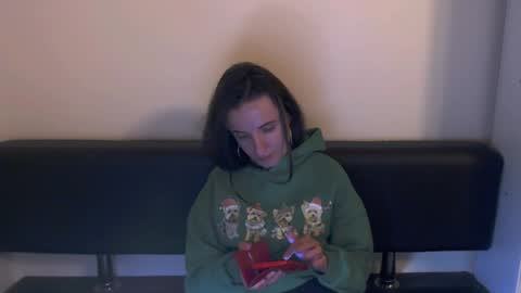 Snapshot of laimapinch_ chatting on 21, 12, 2024 Laima online show from 21, 12, 2024