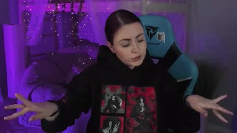 just call me Lana  and her security online show from 8, 11, 2025