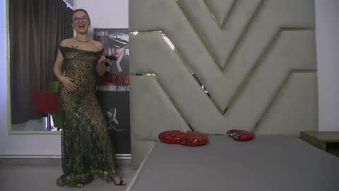 Snapshot of lana_banner chatting on 9, 9, 2025 LanaBanner online show from 9, 9, 2025