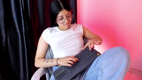Snapshot of lana_dol chatting on 15, 1, 2025 ... . . ... online show from 15, 1, 2025
