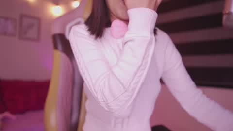 Snapshot of lana_dreams_ chatting on 8, 11, 2025 Lana online show from 8, 11, 2025