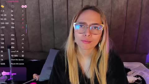 Snapshot of lanaamills chatting on 9, 11, 2025 Lana online show from 9, 11, 2025