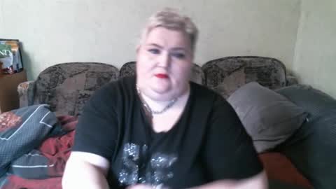 lanacat555 online show from 10, 3, 2025