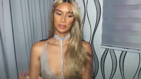 Snapshot of lanadel_hilton chatting on 16, 2, 2025 Lana online show from 16, 2, 2025