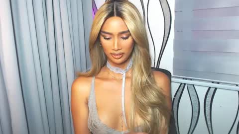 Snapshot of lanadel_hilton chatting on 18, 2, 2025 Lana online show from 18, 2, 2025