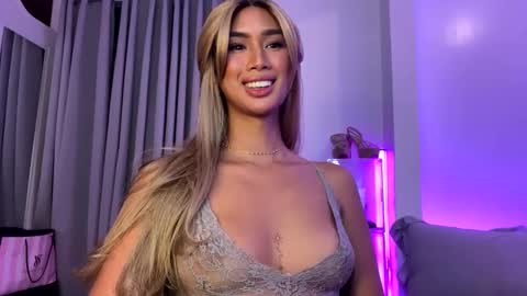 Snapshot of lanadel_hilton chatting on 7, 3, 2025 Lana online show from 7, 3, 2025