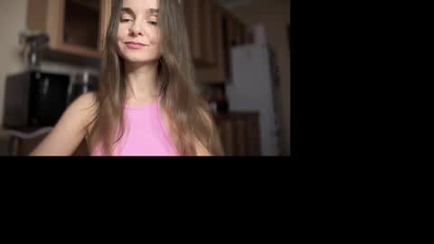 Snapshot of lanaloulou chatting on 4, 12, 2024 Lana online show from 4, 12, 2024