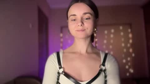 Snapshot of lanaloulou chatting on 11, 9, 2025 Lana online show from 11, 9, 2025