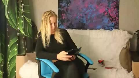 LanaviSmith online show from 3, 12, 2025