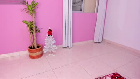lapeligrosa_ online show from 5, 12, 2024