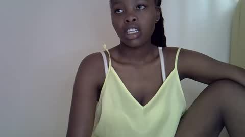 Snapshot of lara5872 chatting on 18, 1, 2026 lara online show from 18, 1, 2026