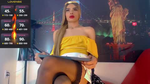 Snapshot of lara_brunette chatting on 8, 2, 2025 Lara Brunette  online show from 8, 2, 2025