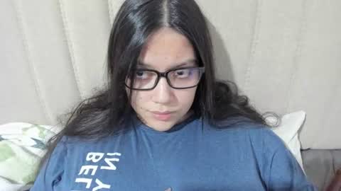 Snapshot of laracamille chatting on 27, 2, 2025 lara online show from 27, 2, 2025