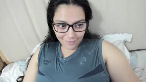 Snapshot of laracamille chatting on 24, 9, 2025 lara online show from 24, 9, 2025