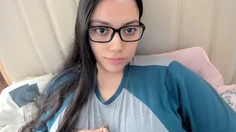 Snapshot of laracamille chatting on 14, 10, 2025 lara online show from 14, 10, 2025