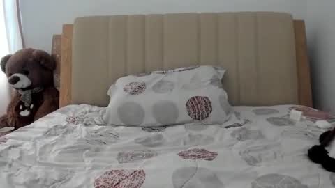 Snapshot of laracamille chatting on 5, 11, 2025 lara online show from 5, 11, 2025