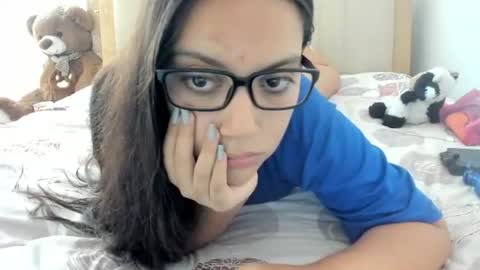 Snapshot of laracamille chatting on 6, 11, 2025 lara online show from 6, 11, 2025