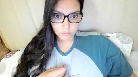 Snapshot of laracamille chatting on 7, 11, 2025 lara online show from 7, 11, 2025