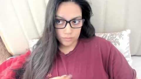 Snapshot of laracamille chatting on 17, 11, 2025 lara online show from 17, 11, 2025