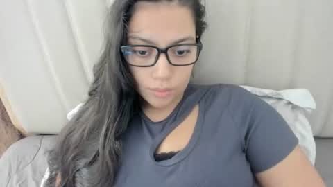 Snapshot of laracamille chatting on 26, 11, 2025 lara online show from 26, 11, 2025