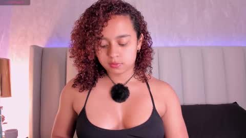 Snapshot of laracurls chatting on 11, 11, 2025 online show from 11, 11, 2025