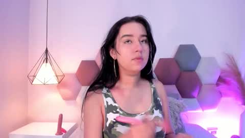 Snapshot of laragoldd chatting on 3, 12, 2025 Lara Gold online show from 3, 12, 2025