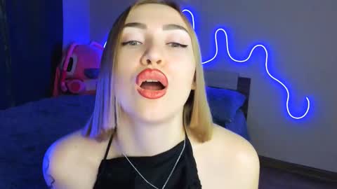Snapshot of larakrein_lk chatting on 13, 10, 2025 LaraKrein lk online show from 13, 10, 2025