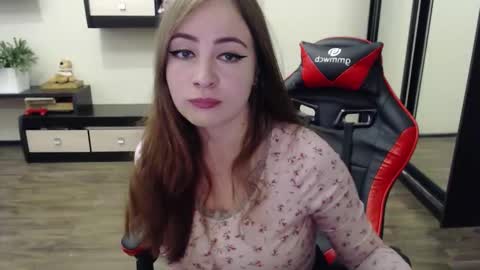 Snapshot of laralianna chatting on 10, 9, 2025 Laralianna online show from 10, 9, 2025