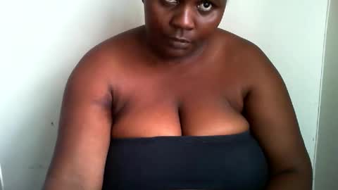 Snapshot of laralovex chatting on 12, 1, 2025 laralovex online show from 12, 1, 2025