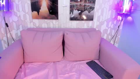 Lara Murphy online show from 3, 3, 2025