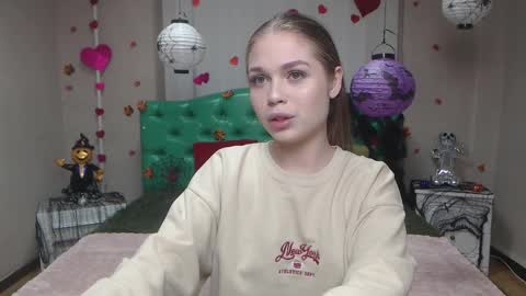 Snapshot of larapika chatting on 4, 11, 2025 LaraPika online show from 4, 11, 2025