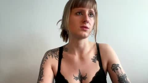 Lara online show from 19, 6, 2026